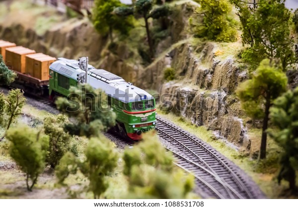 A miniature\
railway. The locomotive\
maneuvers.