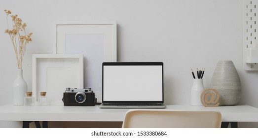 1000 Cool Office Desk Stock Images Photos Vectors Shutterstock