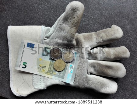 Minimum wage in Germany € 9.50 - From January 1, 2021, the minimum wage of € 9.50 will apply in Germany. This amount is on a work glove. 