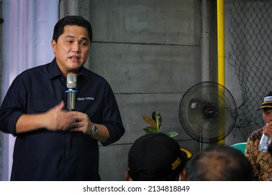 Minister Of State-Owned Enterprises Erick Thohir Has A Dialogue With Residents In Periuk, Tangerang City, Indonesia, Saturday 12 March 2022.