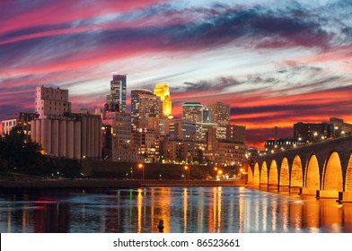 Minneapolis. Image of Minneapolis downtown at twilight.