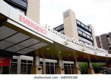 MINNEAPOLIS, MINNESOTA / USA - JUNE 22, 2004: Hennepin County Medical Center Emergency Entrance. 