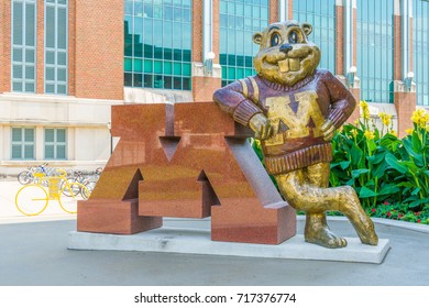 MINNEAPOLIS, MN/USA - SEPTEMBER 10, 2017: Goldy Gopher Mascot On The Campus Of The University Of Minnesota.