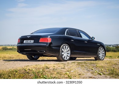 Bentley Continental Flying Spur Imagenes Fotos De Stock Y Vectores Shutterstock