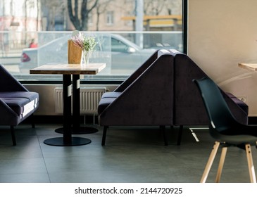 Minsk, Belarus, April 2022 - Fashionable Cafe Or Restaurant Tables. Modern Interior