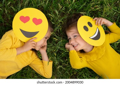 1,279 Lying emoji Images, Stock Photos & Vectors | Shutterstock