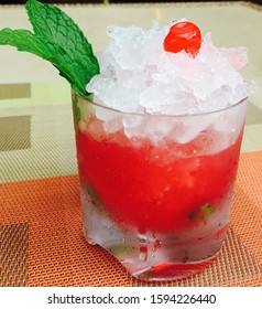 Mint and Raspberry refreshing drink
