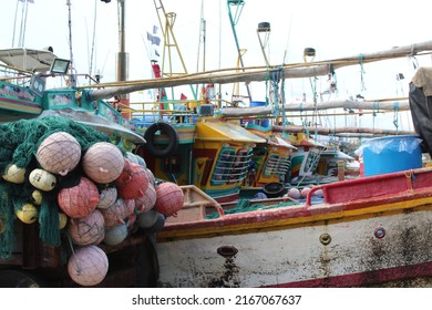 Mirissa, Sri Lanka – April 28, 2022: A Colorful Fishing Ship At The Port Of Mirissa, Sri Lanka. 
