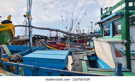 Mirissa, Sri Lanka – April 28, 2022: A Colorful Fishing Ship At The Port Of Mirissa, Sri Lanka. 
