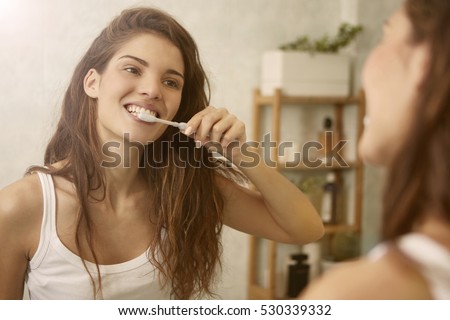 Mirroring toothbrushing 