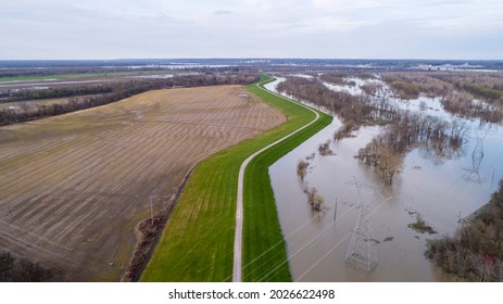 Mississippi River Flooding Near Vicksburg, MS.