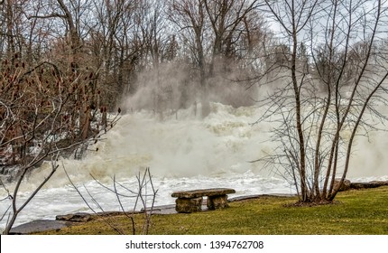 Mississippi River Flooding The Shore