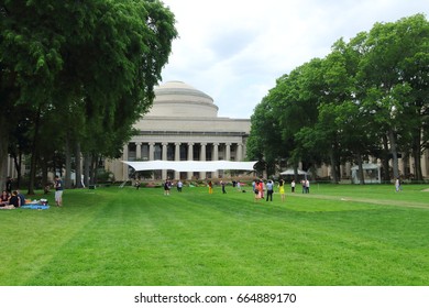 Massachusetts Institute Of Technology Images, Stock Photos & Vectors ...