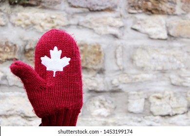 maple leaf mittens