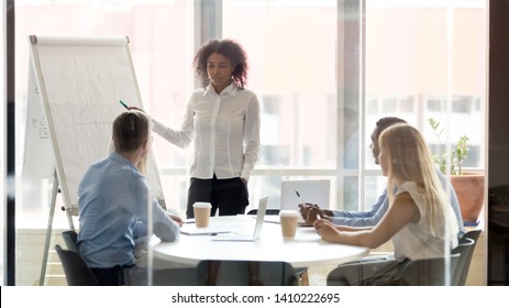 20,281 Business Woman Giving Presentation Images, Stock Photos 