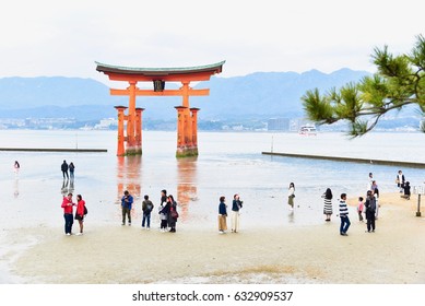 厳島神社 イラスト の写真素材 画像 写真 Shutterstock