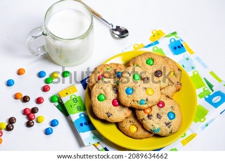 Mms cookies, chocolate cookies and milk