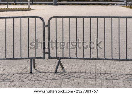 MOBILE BARRIERS - Protection of the area against entry by unauthorized persons 
