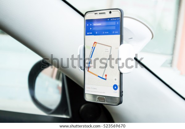 Mobile Car Holder with Map\
on Screen