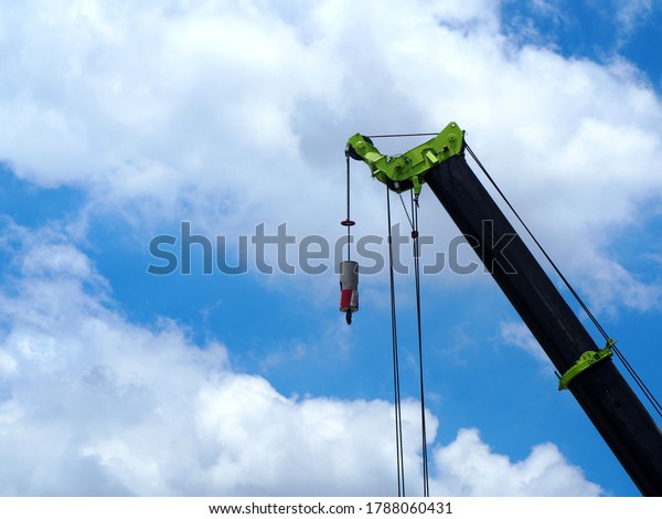 Mobile construction\
crane, truck crane boom