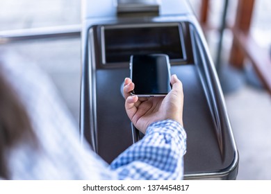mobile payment with gate machine