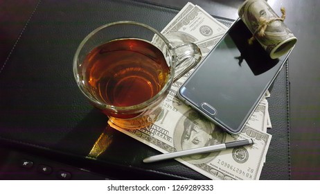 mobile phone dollar and bear bull market - Powered by Shutterstock - Get 15% off with code: PIKWIZARD15
