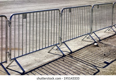 mobile steel fence at a barrier