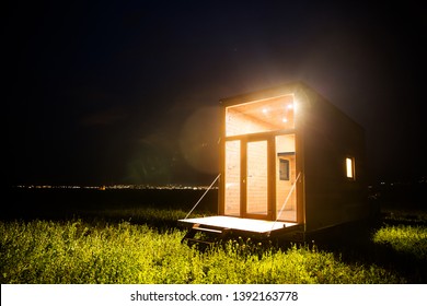 Mobile Tiny House. Great For Outdoor Experiences And Wildlife. Lots Of Mobility And Pure Adventure. No Need For Special Authorizations, Only A Decent Car To Pull This Tiny House And Off You Go.