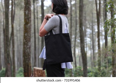 Mock Up Black Blank Canvas Bag