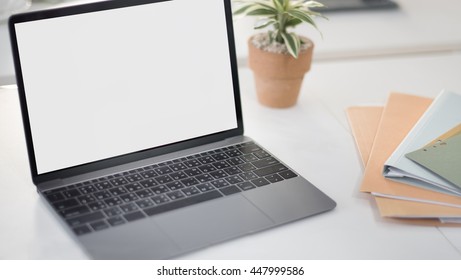 Mock up Copyspace Computer Notebook Laptop Concept