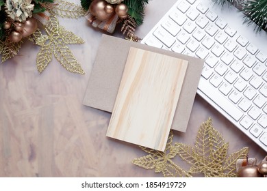 Mockup Blank Empty Wood Board For Christmas Greeting Card Top View  Flatlay On A Wooden Background, With Place For Your Text For Merry Christmas And Happy New Year Festive Background.