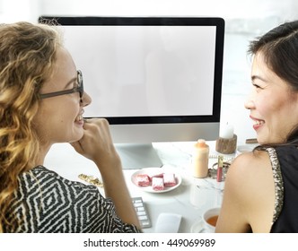 Mockup Copyspace Computer Tablet Concept