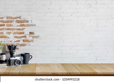 1,115,485 White wall table Images, Stock Photos & Vectors | Shutterstock