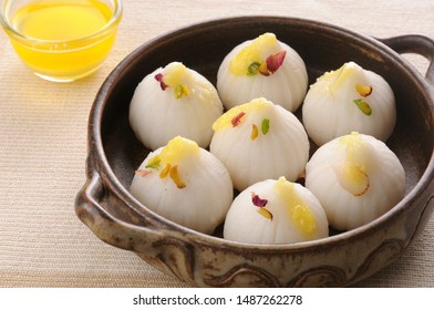 ukadiche modak images stock photos vectors shutterstock https www shutterstock com image photo modak traditional dish made on ganpati 1487262278