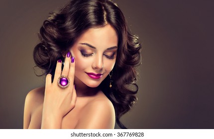 Imagenes Fotos De Stock Y Vectores Sobre Hair And Makeup Salon