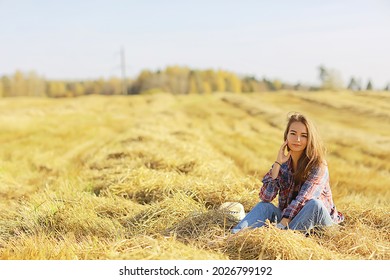 Model Girl Country Shirt To The Cage Field Straw, Young Summer Landscape Freedom Lifestyle