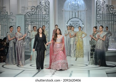 A Model Presents A Creation By Designerduring Bridal Couture Week, In Lahore, Pakistan, Sunday, Dec.10, 2021.