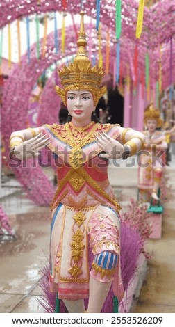 The model in temple for goodluck