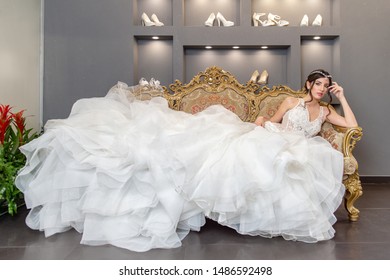 Bridal Fashion Images Stock Photos Vectors Shutterstock