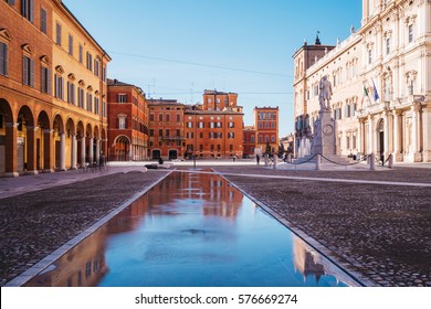 Modena Emilia Romagna Italy Piazza Roma Stock Photo Edit Now 576669274