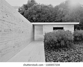 Modern Architecture. Barcelona Pavilion 