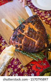 Modern Australian Christmas Dinner Table With Glazed Ham, Prawns, Roast Chicken And Salads.