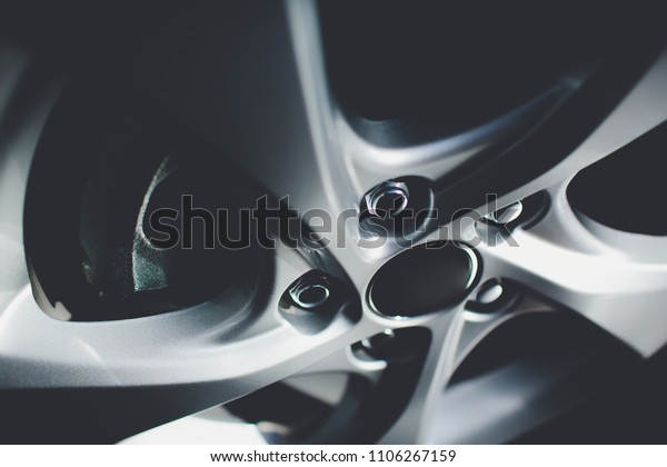 Modern automotive\
wheel on light alloy\
disc