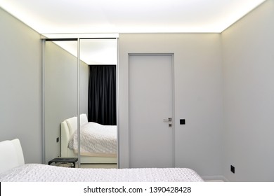 Stockfoton Bilder Och Fotografier Med Bedroom Sliding Door