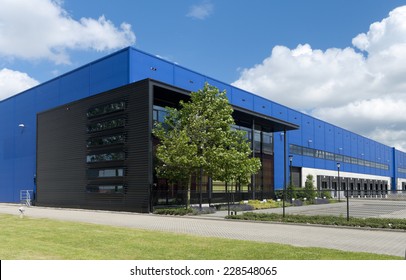 94,093 Modern warehouse building Images, Stock Photos & Vectors ...