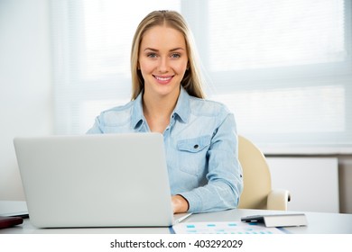 Modern Business Woman Office Stock Photo 403292029 | Shutterstock