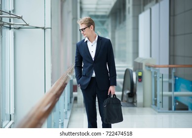 Modern businessman confident standing in suit  . young businessman confident in  suit, success deal business finance concept. - Shutterstock ID 722474518