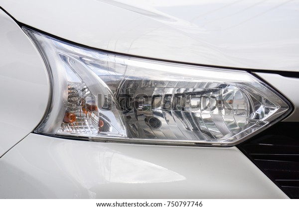 modern car headlight big\
lamp