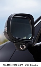 Modern Car Mirror With Blind Spot Camera