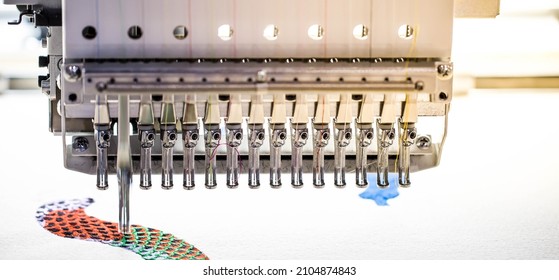 Modern Computer Programmable Embroidery Machine In Garment Indystry